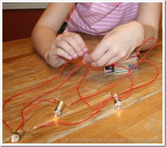 How to make a simple circuit