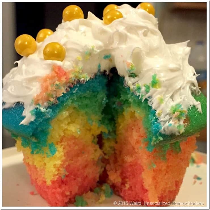 Pinnable Image - Rainbow Cupcakes
